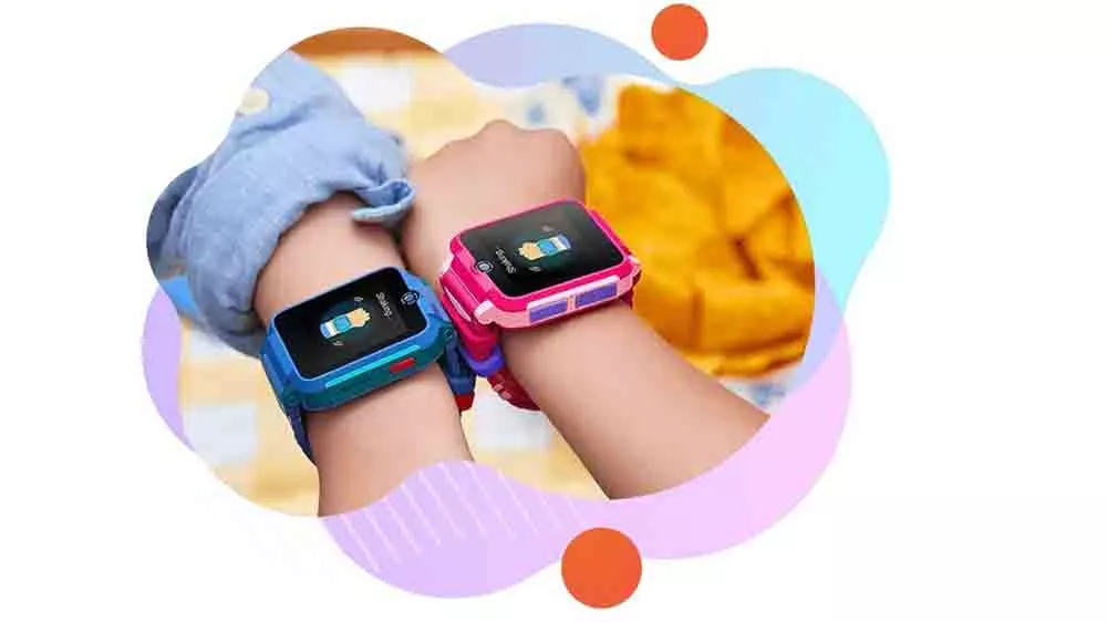 Smart hodinky TCL MOVETIME v barevn&yacute;ch variant&aacute;ch na dětsk&yacute;c rukou_02