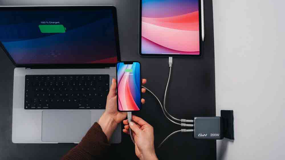 Verbatim GaN GNC-200 se zapojenými zařízeními_02