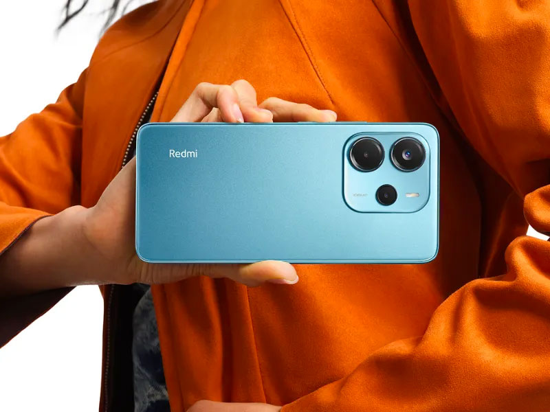 Fialová barva telefonu a ikonický design Redmi Note 14 zaručeně upoutají nejedno zvědavé oko.