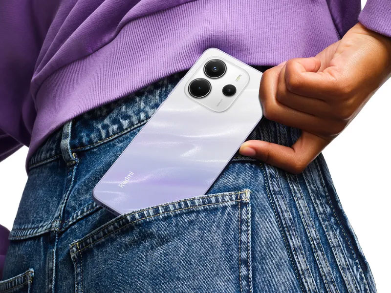 Fialová barva telefonu a ikonický design Redmi Note 14 zaručeně upoutají nejedno zvědavé oko.