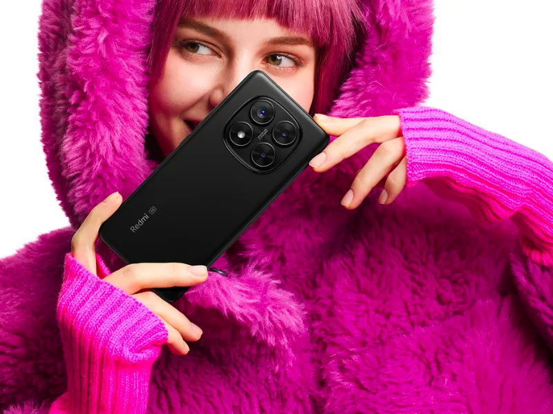 Čierna farba telefónu a ikonický dizajn telefónu Redmi Note 14 Pro+ 5G je zárukou, že upútate nejedno zvedavé oko.