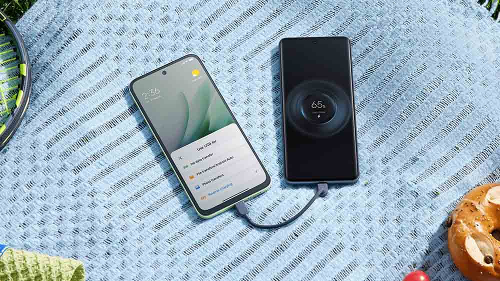 Dva telefony Xiaomi propojené kabelem_05