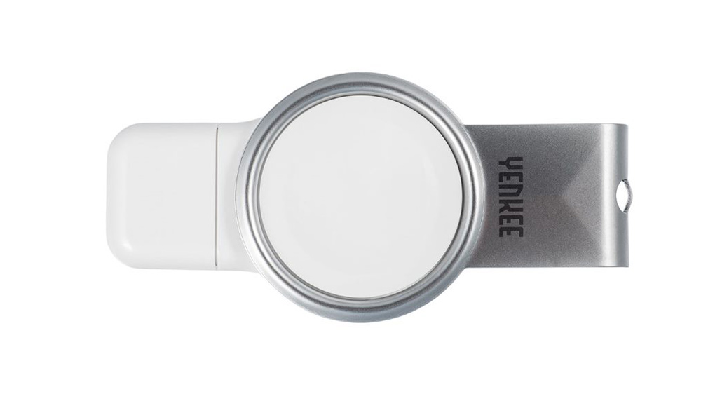 Apple watch s uzavřenými koncovkami v krytu.
