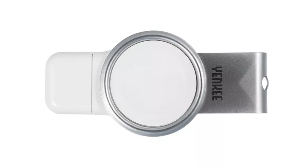 Apple watch s uzavřen&yacute;mi koncovkami v krytu.