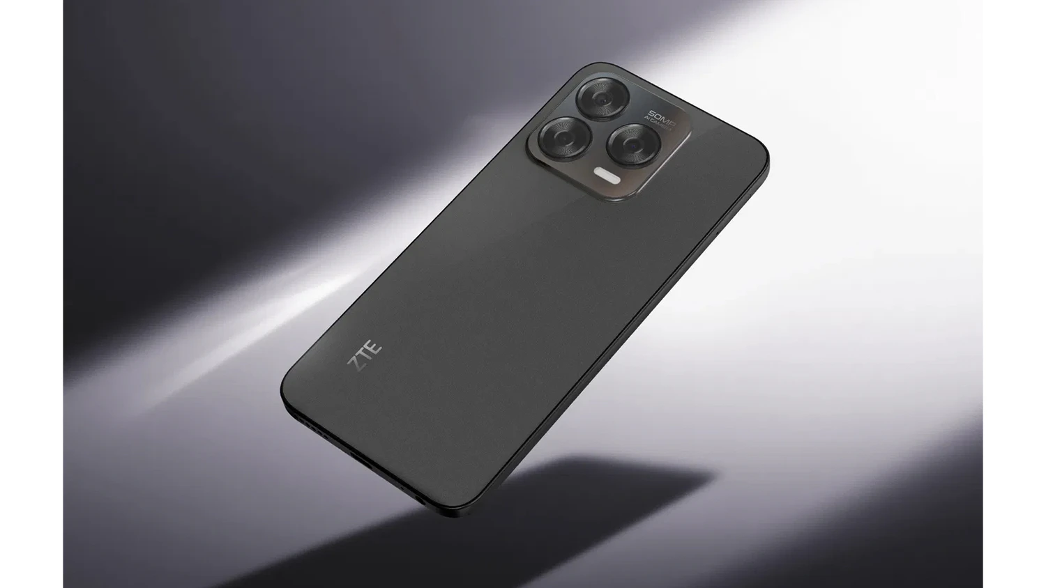 Ruka držiaca telef&oacute;n ZTE V70 Vita