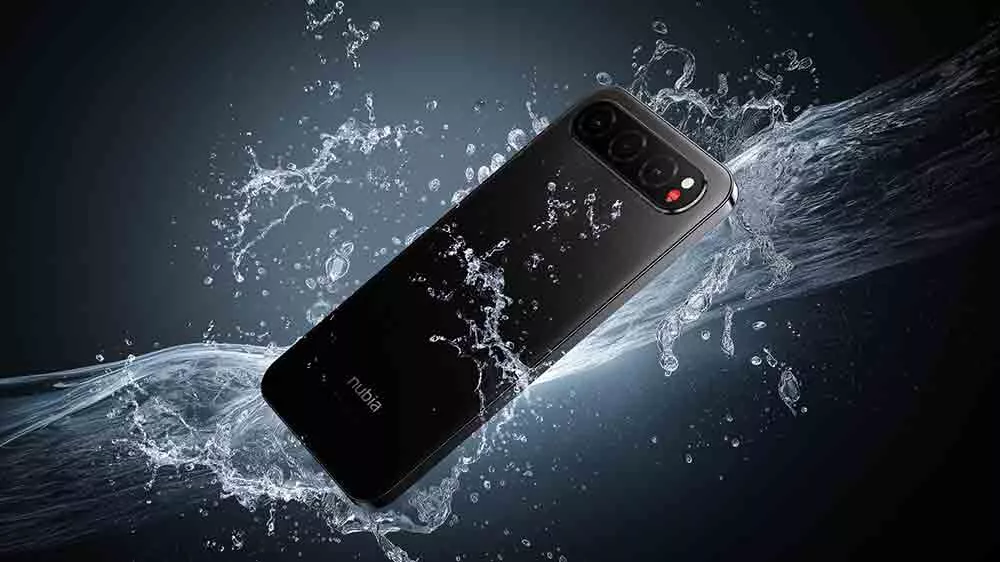 Mobilní telefon ZTE Nubia Air 5G 8/256GB ve vodě_02