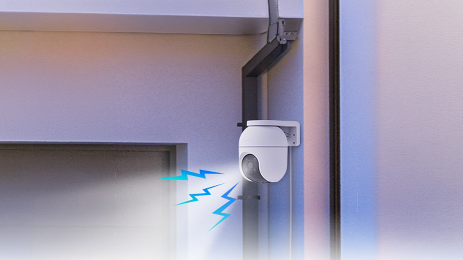 IP kamera EZVIZ C8c 4Mpx svítící a vydávající zvukové upozornění