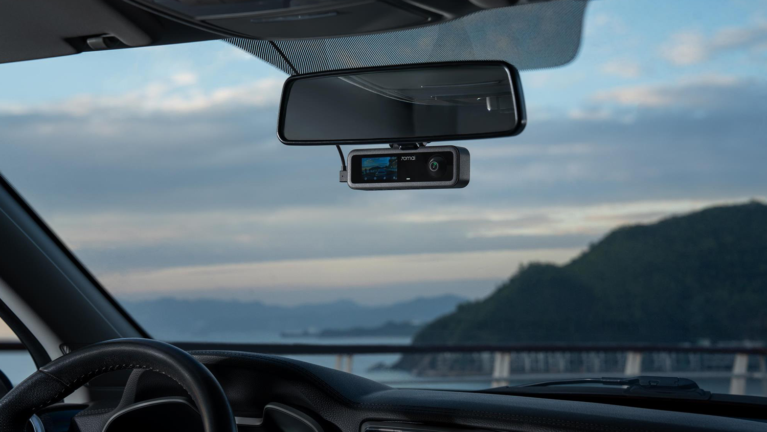 Predn&eacute; sklo auta s autokamerou 70mai