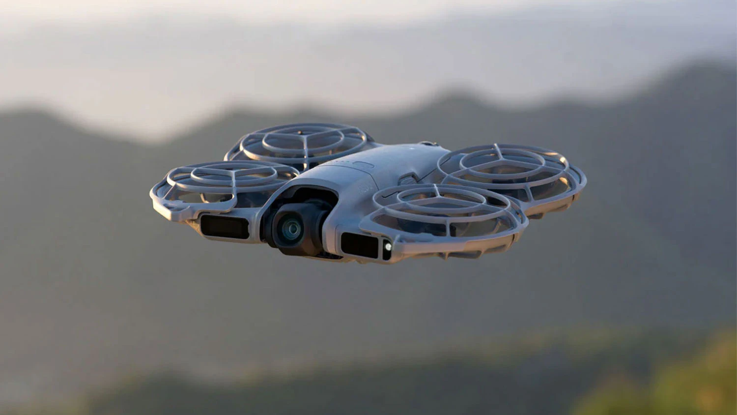 DJI dron s kamerou.