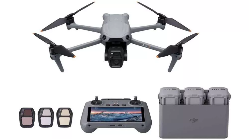 Dron ve velk&eacute; sadě DJI Air 3S Fly More Combo (DJI RC 2)_01