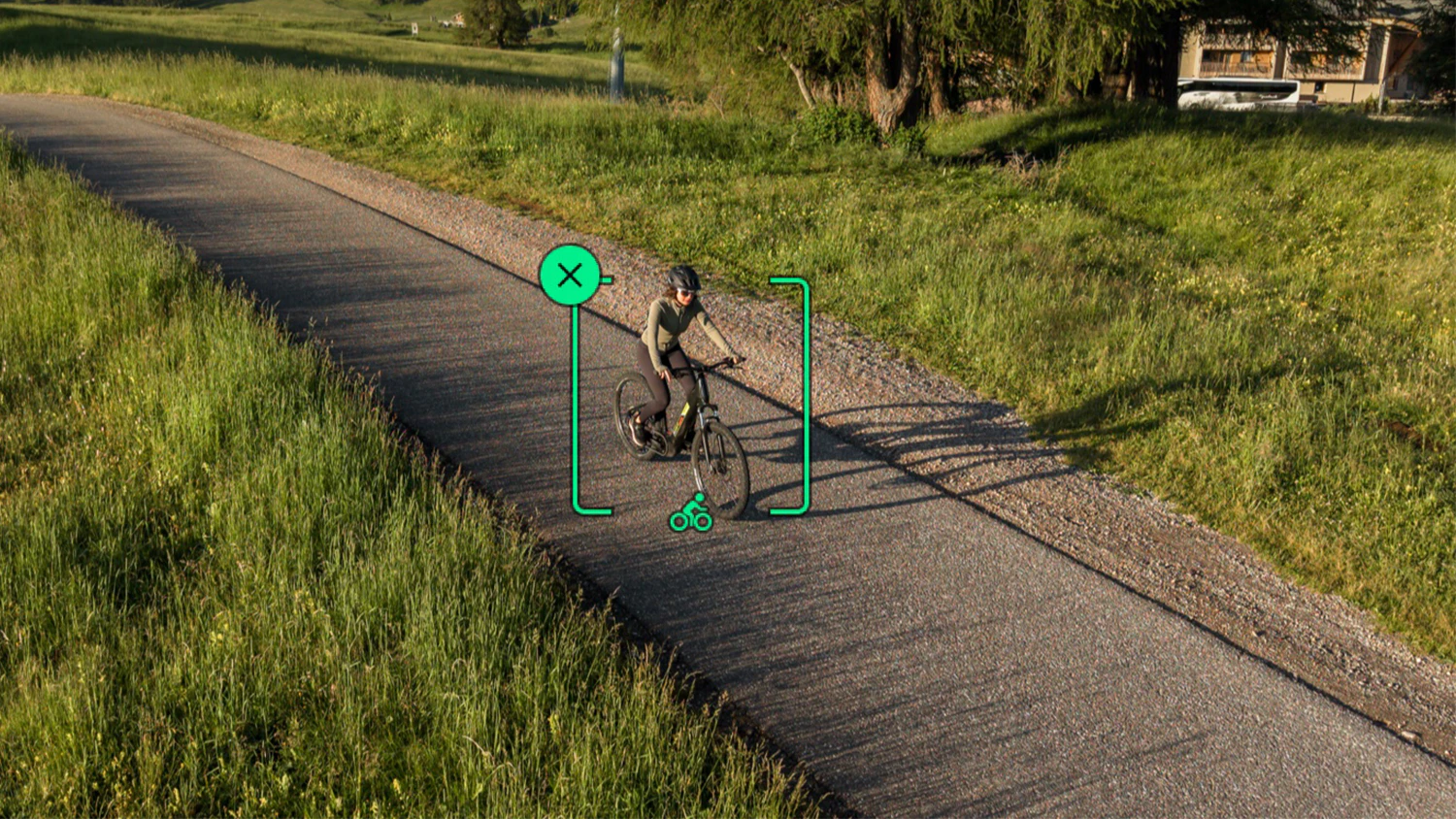 Záběr na cyklistu s vizualizací funkce ActiveTrack 360°