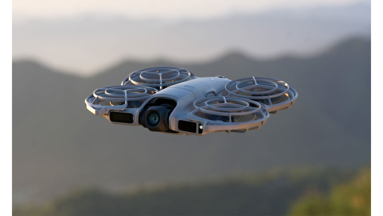 Dron DJI ve vzduchu