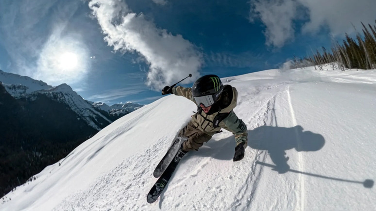 Lyžař natáčející se s GoPro na teleskopické tyči