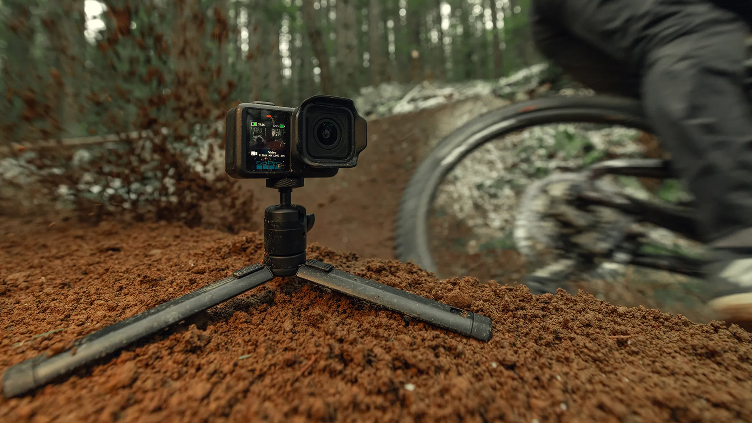 Kamera GoPro MISSION 1 na stativu