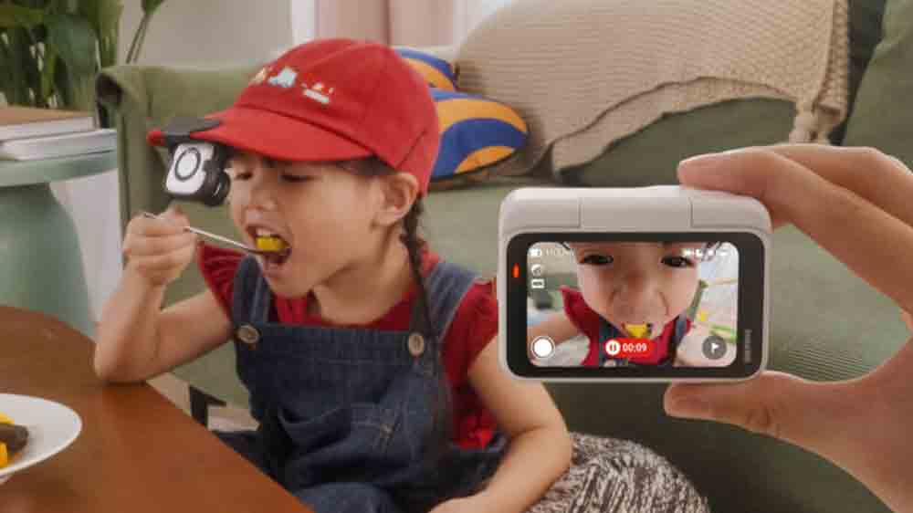 Natáčení dítěte u jídla akční kamerou Insta360 GO Ultra Creator Bundle_03