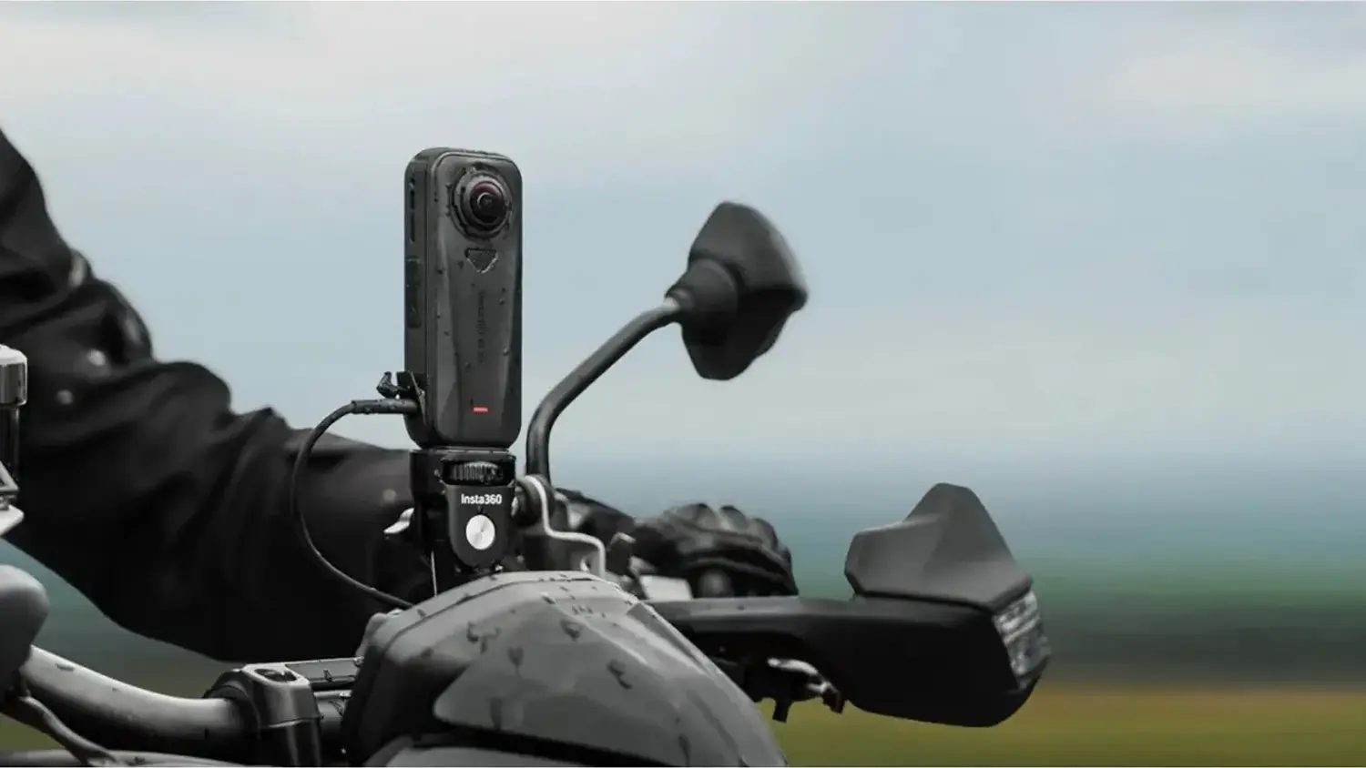 Akční kamera Insta360 X4 Air Starter Bundle s příslušenstvím_03