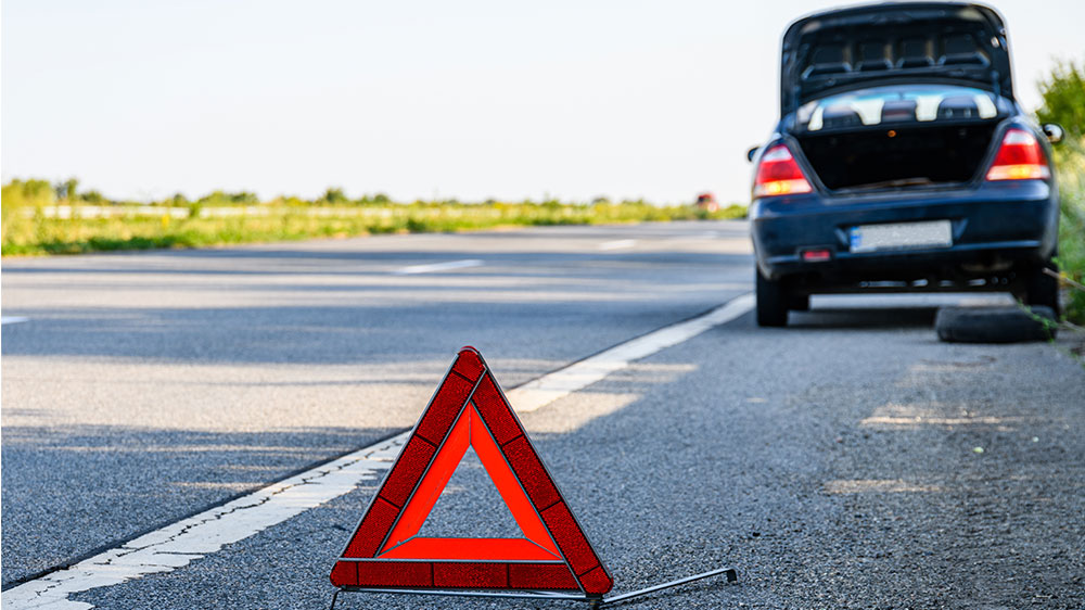 Auto odstavené u krajnice_04