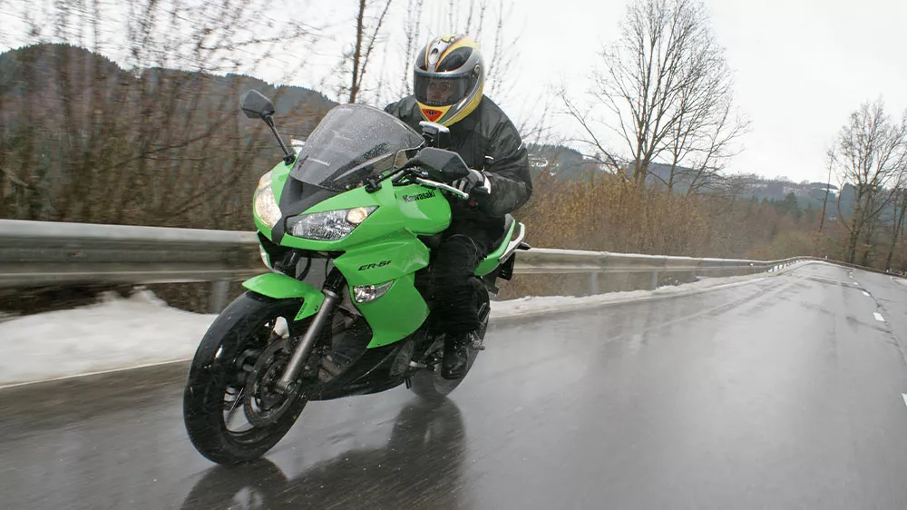 Řízení motorky ve špatném počasí¬_03
