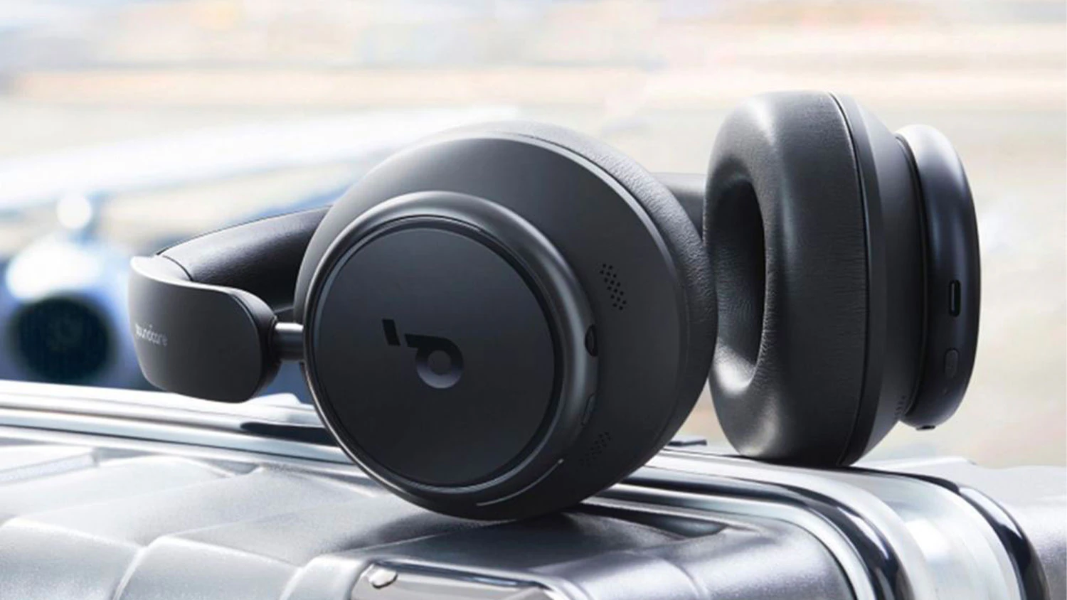 Slúchadlá Anker Soundcore Space Q45 na kufri
