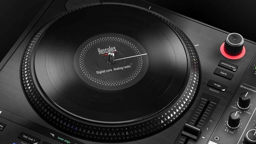 Detail tal&iacute;ře mix&aacute;žn&iacute;ho pultu Hercules DJControl Inpulse T7_04