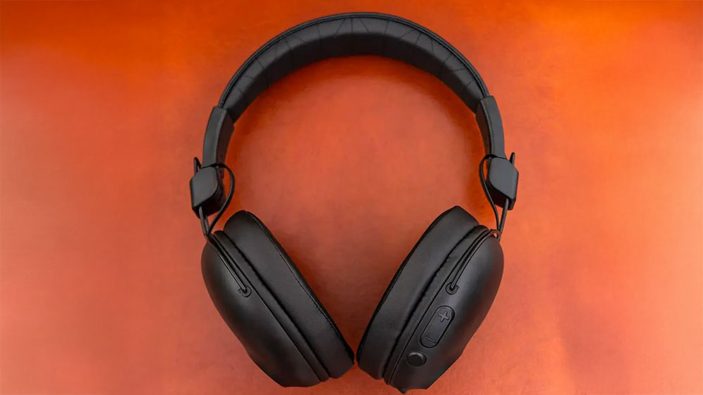 Sluchátka JLab Studio Pro WRS_03