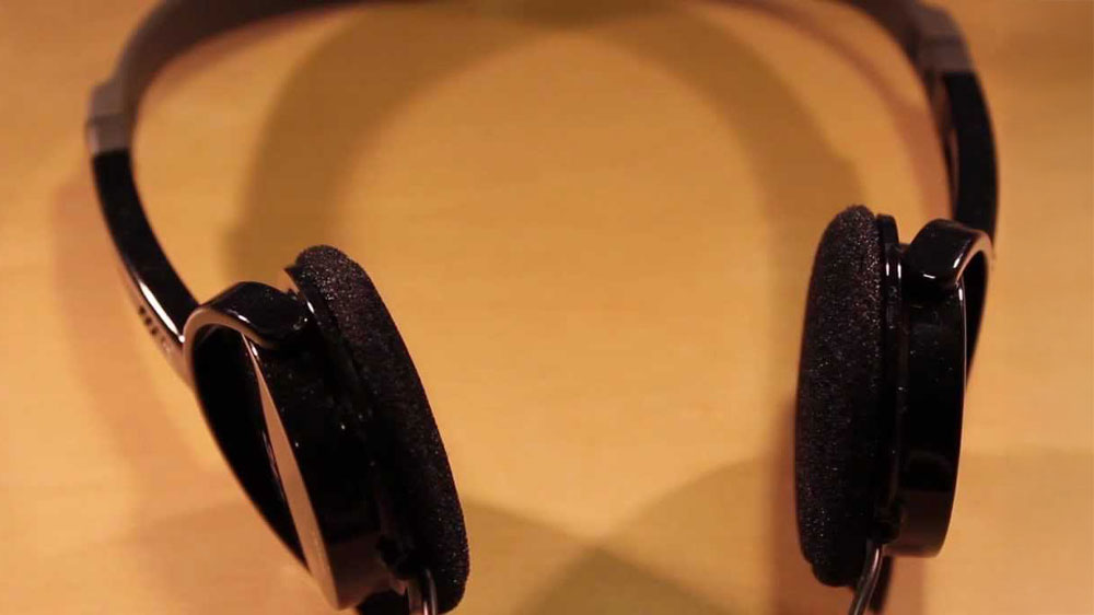 Sluchátka JVC HA-L50W black_03