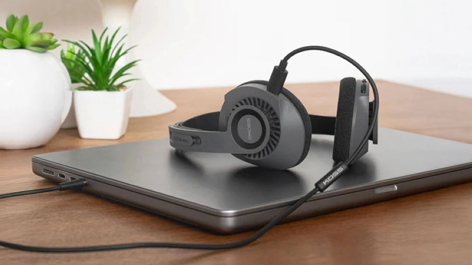 Slúchadlá Koss KPH30 Wireless pripojené cez kábel