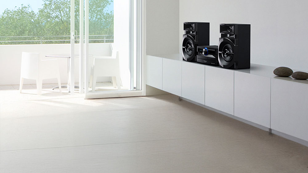 Minisystém Panasonic SC-UX100E-K v obýváku_03