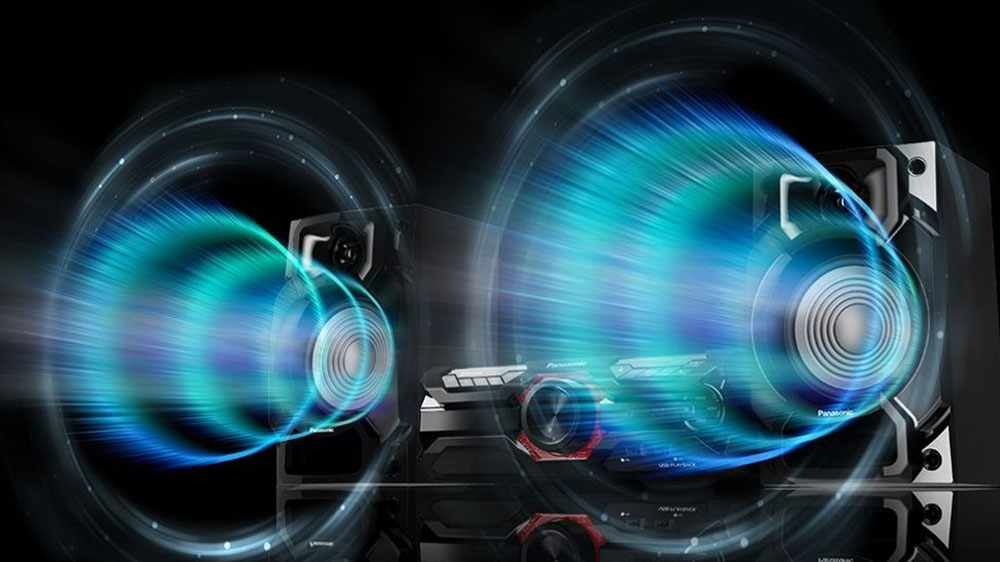 Audio syst&eacute;m Panasonic SC-AKX320E-K s v&yacute;konn&yacute;m 2p&aacute;smov&yacute;m syst&eacute;mem reproduktorů a Bass Reflex konstrukc&iacute; pro zes&iacute;len&eacute; basy