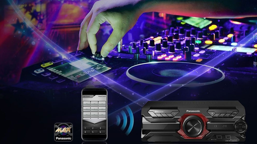 Audio syst&eacute;m Panasonic SC-AKX320E-K s mobiln&iacute; aplikac&iacute; MAX Juke pro snadn&eacute; ovl&aacute;d&aacute;n&iacute; a streamov&aacute;n&iacute; hudby z chytr&yacute;ch zař&iacute;zen&iacute;