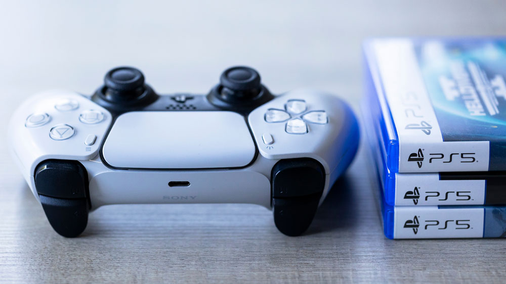 Playstation ovladač a tři hry k PS5_04