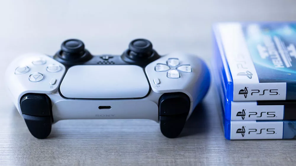 Playstation ovládač a 3 hry k PS5_04