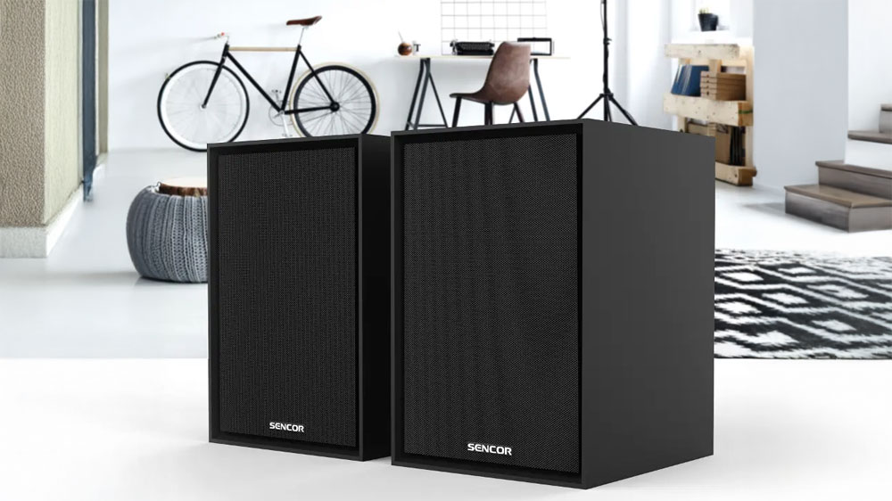 AV reprosoustava Sencor SMC BS30 a v pozadí obývací prostor_02