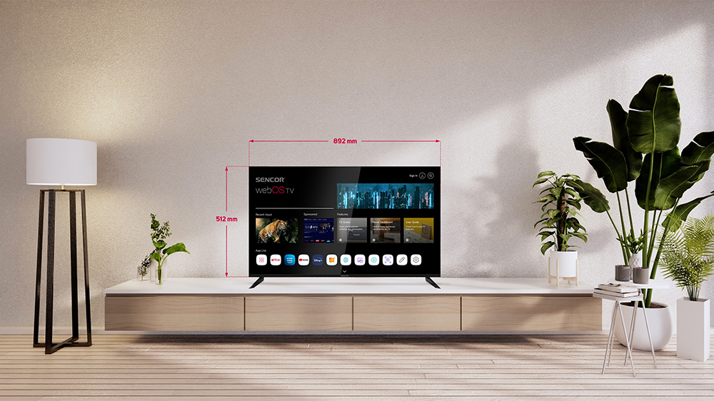 LED televízor Sencor SLE 40FS811B stojaci na stole v interiéri_02