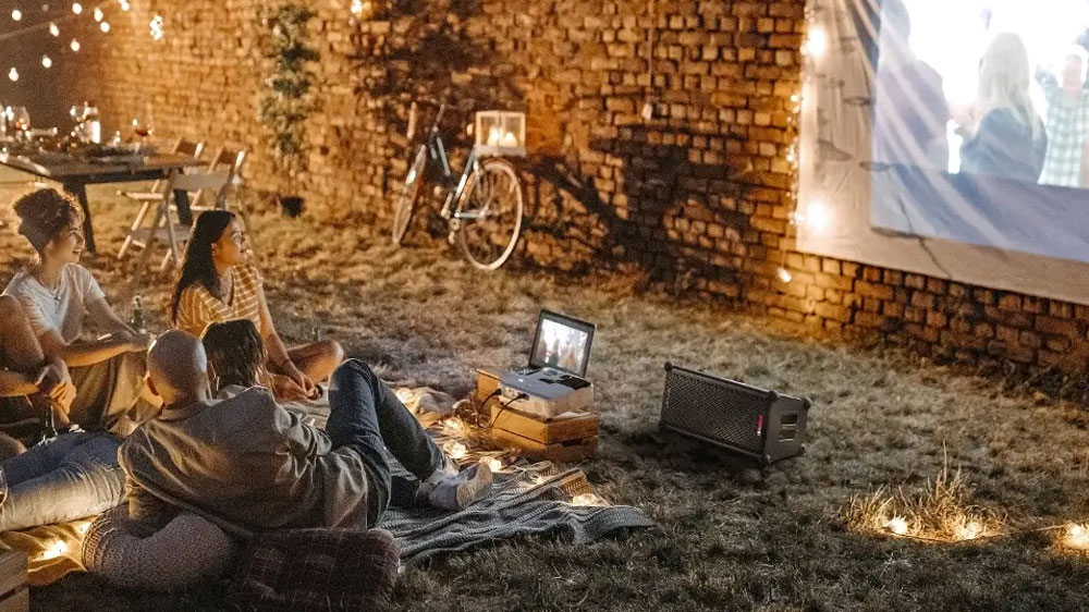 Reproduktor Sharp CP-LS100 a premietanie na plátno_03