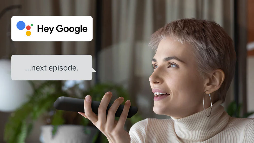 Žena používajúca Google Assistant cez box Thomson Google TV 240_03