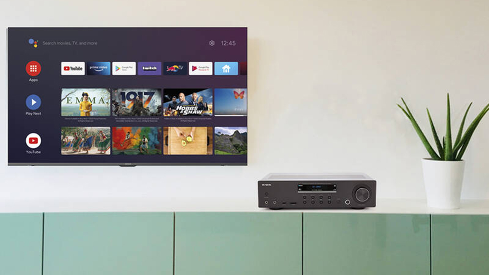 Stereo zesilovač Aiwa AMU-120BT black připojený k TV