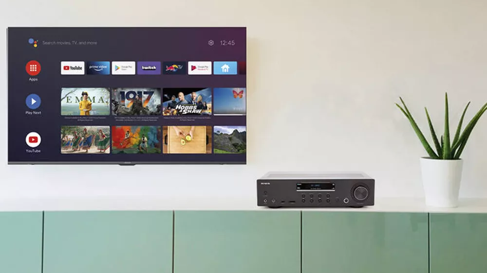 Stereo zesilovač Aiwa AMU-120BT black pripojený k TV