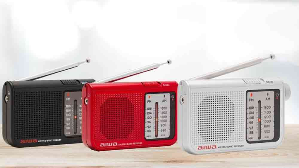 Kapesní přijímač AIWA RS-55/BK ve třech různých barvách – černé, bílé a červené_02