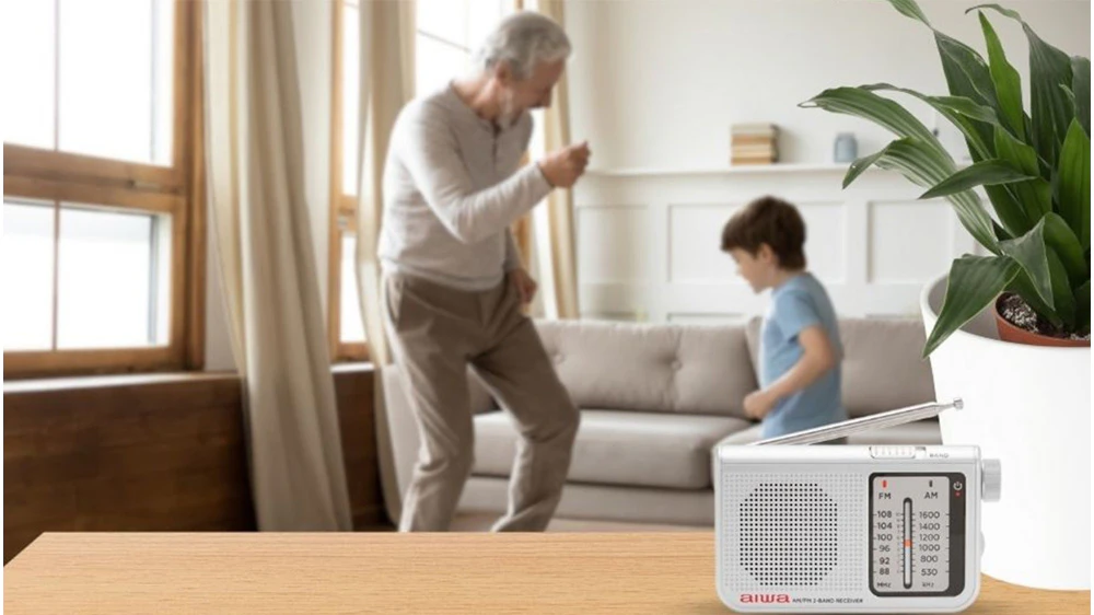 Prenosné rádio AIWA RS-55/SL v obývacej izbe