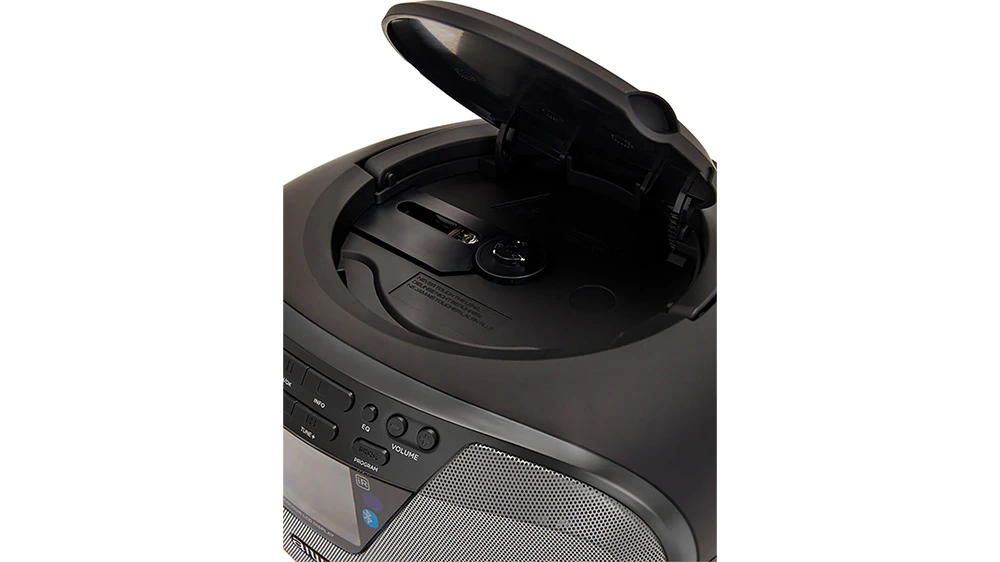 Pohľad zhora na r&aacute;diov&yacute; prij&iacute;mač Aiwa BBTU-500DAB.