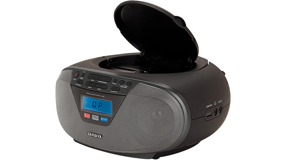 Radiomagnetofon Aiwa BBTU-400 s detailem na reproduktory s technologi&iacute; High Dynamic Range a optick&eacute; komponenty