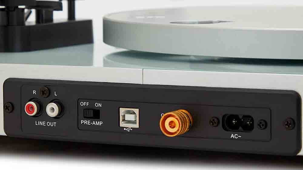 Porty gramofonu Aiwa APX-790BT/WH_04