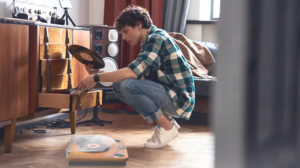 Gramofon AKAI ATT-11BT