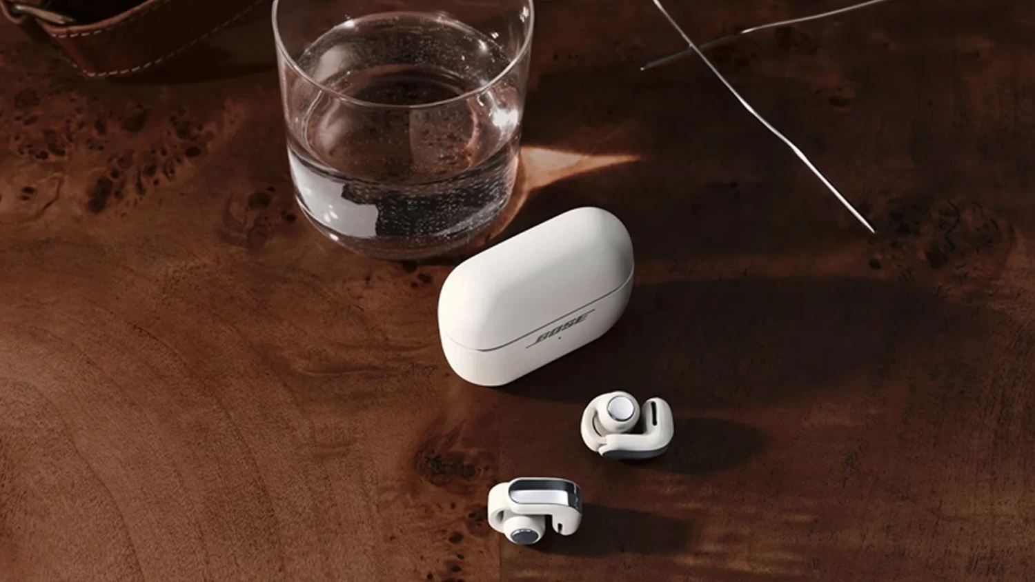 Bezdr&aacute;tov&aacute; sluch&aacute;tka Bose Ultra Open Earbuds Gen 2 White Smoke