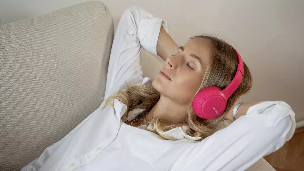 Uzavřen&aacute; bezdr&aacute;tov&aacute; sluch&aacute;tka Buxton BHP 7300 PINK