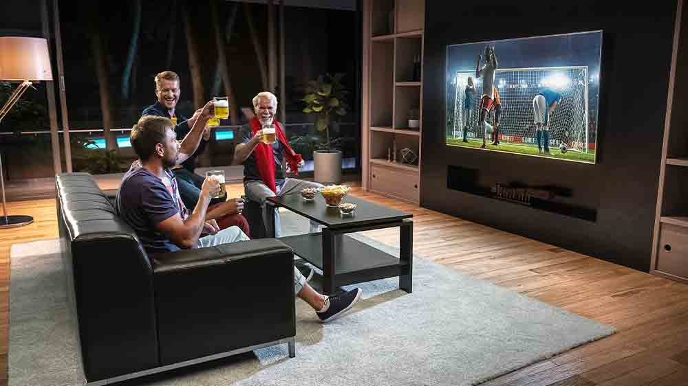 Fanoušci sledují fotbalový zápas_07