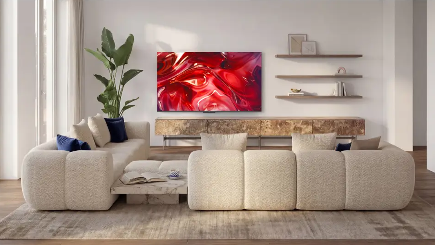 Obývací pokoj s pohovkou a televizí Haier