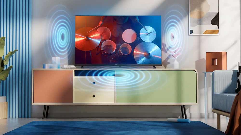 Televize, ve které muž hraje na bicí s vizualizací prostorového zvuku_04