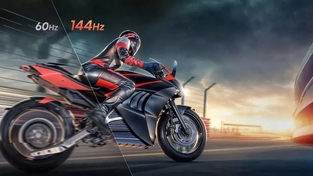 Grafika ženy jedouc&iacute; na motorce ve 144 Hz_05